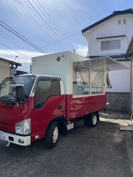 2024/3　2ｔ箱車をキッチンカーに改修(塗装外注)【完了いたしました】