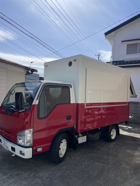 2024/3　2ｔ箱車をキッチンカーに改修(塗装外注)【完了いたしました】