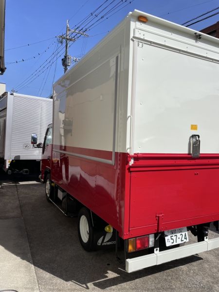 2024/3　2ｔ箱車をキッチンカーに改修(塗装外注)【完了いたしました】